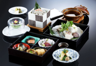 【客室利用最大6時間｜昼の日帰り】日本料理のご昼食付（ダイニング時分時）